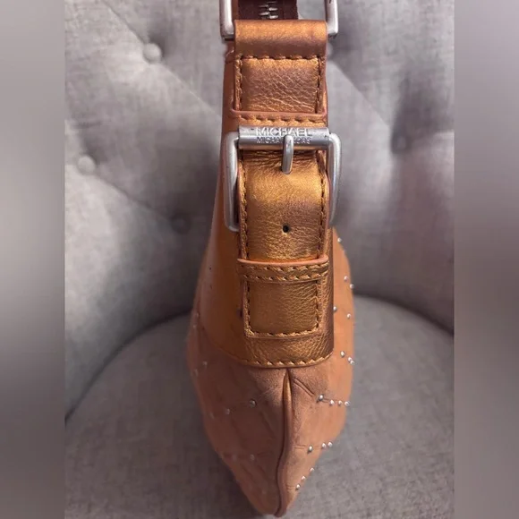 Michael Kors Shedron studded Suede Hobo Bag🧡🤩 - Picture 3 of 11